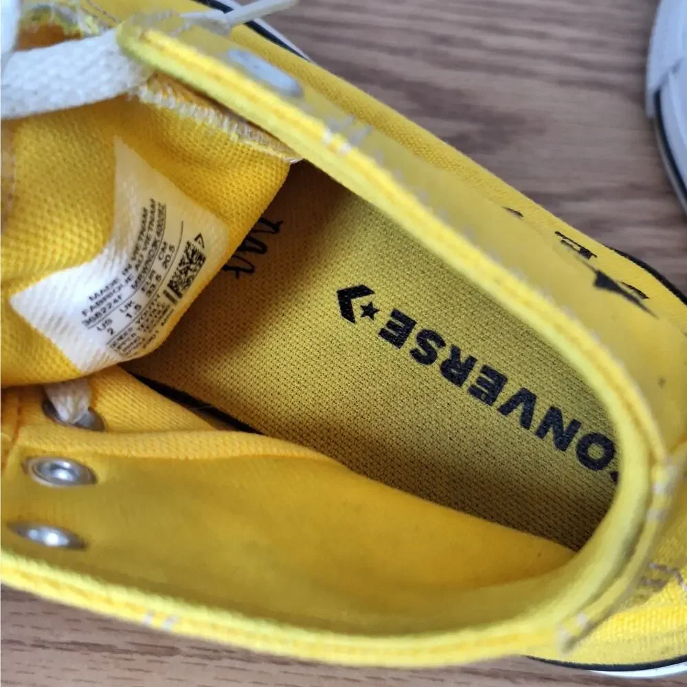 Converse Chuck Taylor All Star Big Logo High Top Sneakers Yellow (Youth Size 2)